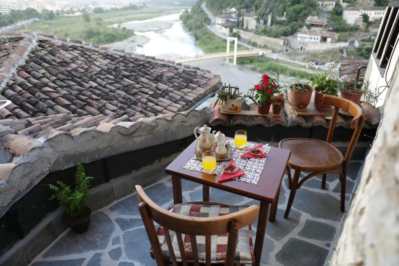 Guest House Mikel Berat Exterior photo