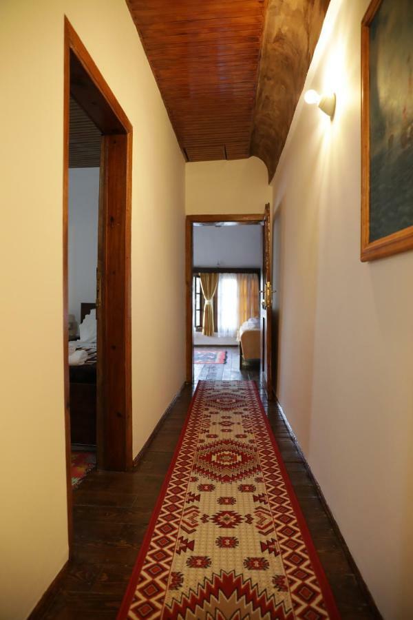 Guest House Mikel Berat Exterior photo